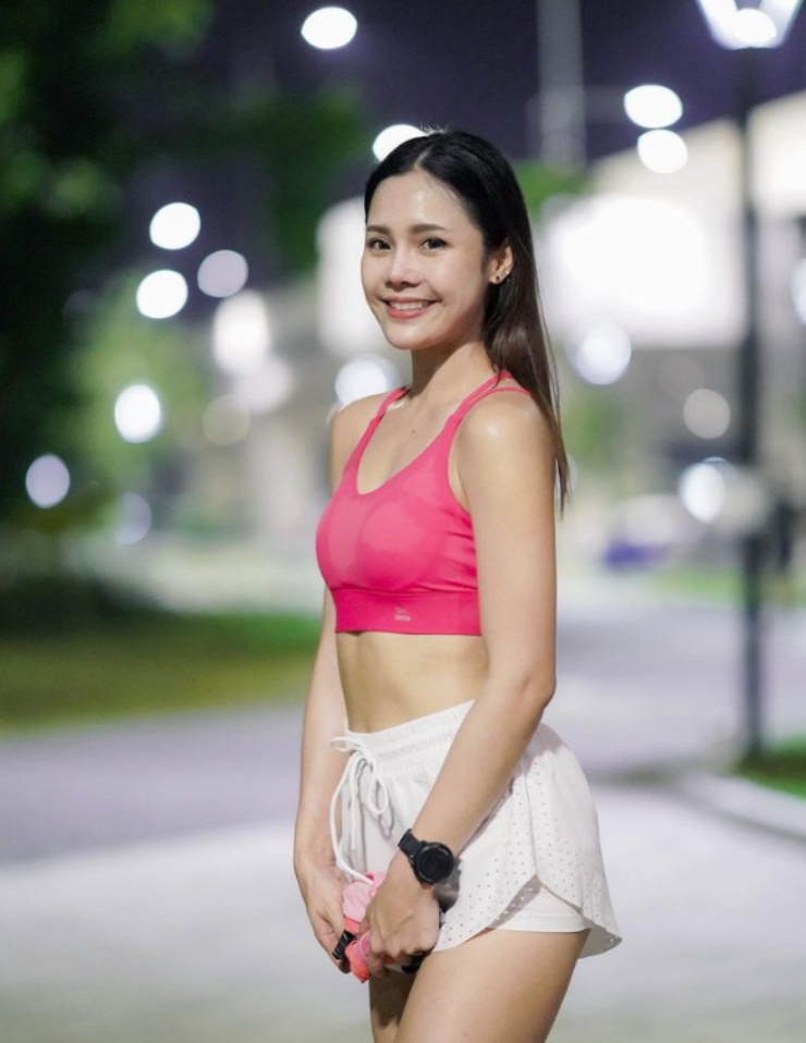 Xao xuyến vẻ đẹp như "thiên thần" của nhà vô địch marathon Thái Lan - 7