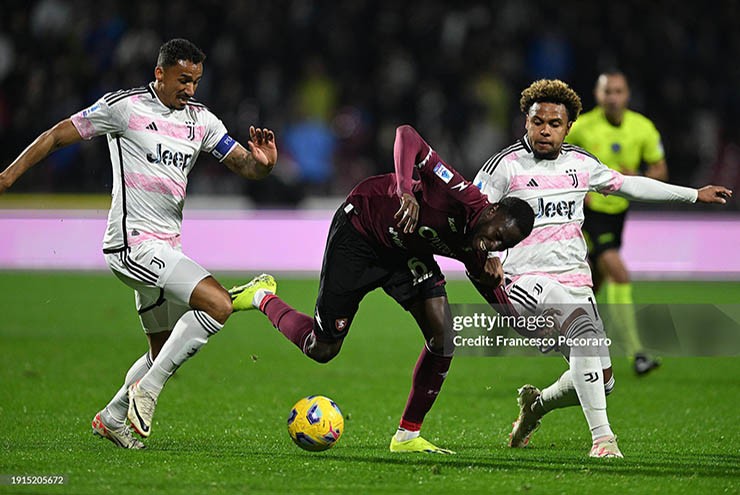 Kết quả bóng đá Salernitana - Juventus: Bước ngoặt thẻ đỏ, Vlahovic rực sáng (Serie A) - 1
