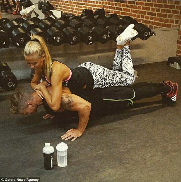 Cặp đôi khiến thế giới gym ngưỡng mộ: Mỗi động tác 1 nụ hôn ngọt ngào - 5