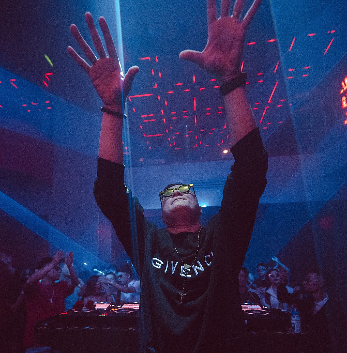 DJ Thiện Hí và buổi diễn dài 9 tiếng: Nhà thám hiểm cảm xúc - 2