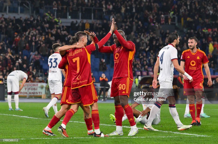 Kết quả bóng đá Roma - Cagliari: Cú đúp Dybala, mãn nhãn 4 bàn (Serie A) - 1