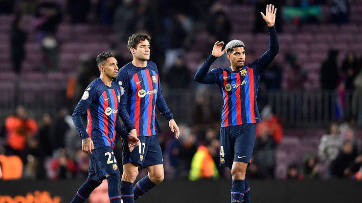 Barcelona đại tu đội hình, lộ diện 6 SAO phải ra đi - 1