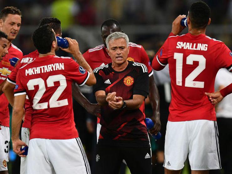 Mourinho chờ ngày Man City bị xử, mơ giật chức vô địch Ngoại hạng Anh 2017/18 - 1