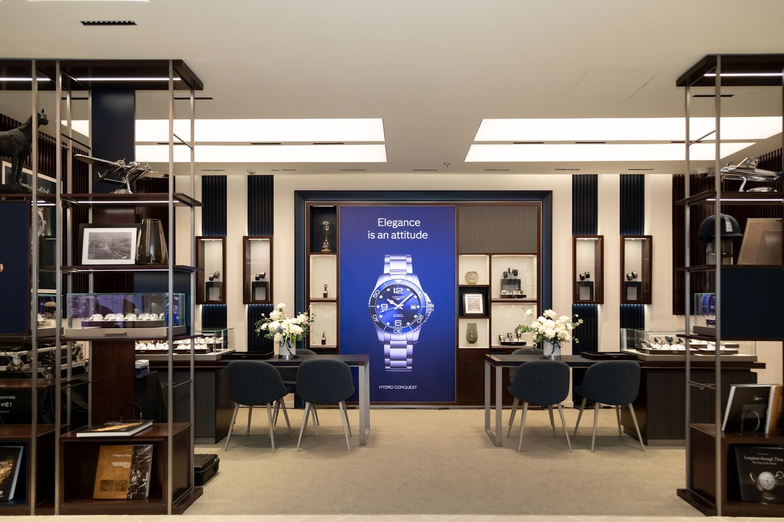 Chiêm ngưỡng dòng chảy lịch sử hơn 190 năm của Longines tại phòng trưng bày mới - 4