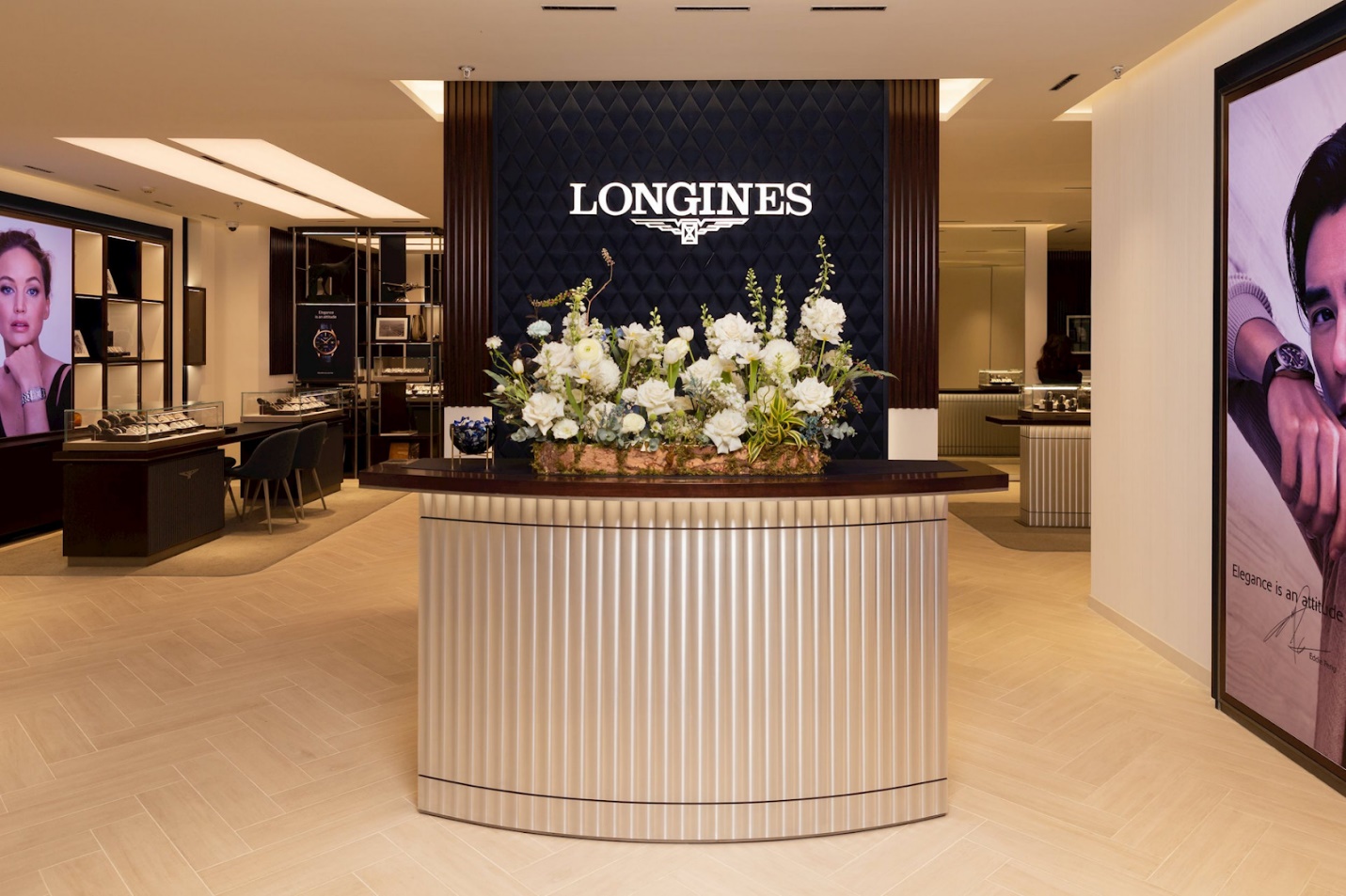 Chiêm ngưỡng dòng chảy lịch sử hơn 190 năm của Longines tại phòng trưng bày mới - 5