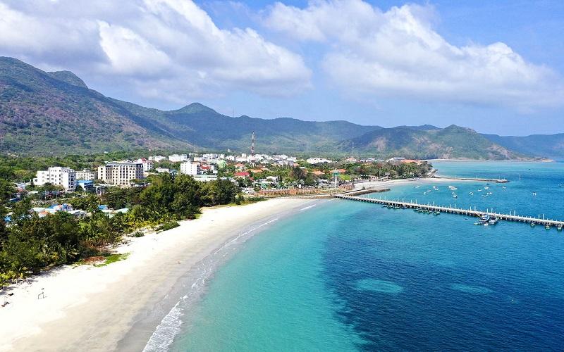 Vẻ đẹp biển miền Nam: Top địa điểm du lịch biển đẹp nhất - 2