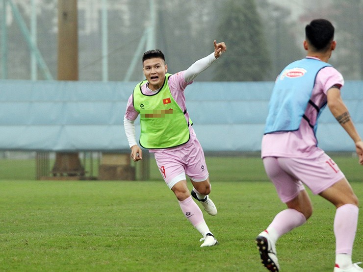 Tin vui với HLV Troussier, Việt Anh khâu 24 mũi đã tập trở lại - 7