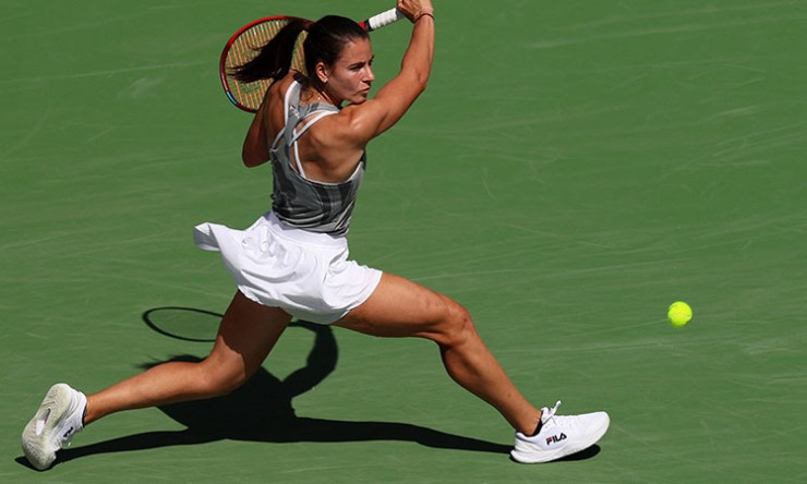 Mỹ nhân Navarro gây ấn tượng ở Indian Wells, hạ số 2 thế giới Sablenka - 1