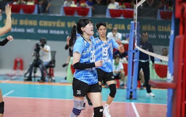 Chấn động bóng chuyền nữ VN: Vietinbank thắng Ninh Bình, Đức Giang suýt thua Quảng Ninh sau 5 set - 8
