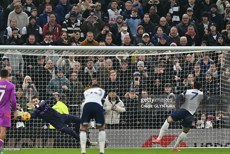 Điểm nhấn vòng 19 Ngoại hạng Anh: Liverpool cô đơn trên đỉnh, Arsenal tiếp tục hy vọng - 4