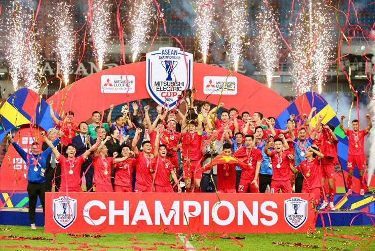 ĐT Việt Nam 2 trận quật ngã Thái Lan chung kết AFF Cup, công phá bảng xếp hạng FIFA - 1