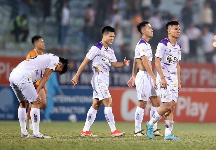 Đội trưởng ĐT Việt Nam có hành động đẹp với fan Hà Nội FC, bầu Hiển thưởng lớn cho thầy Kim - 7