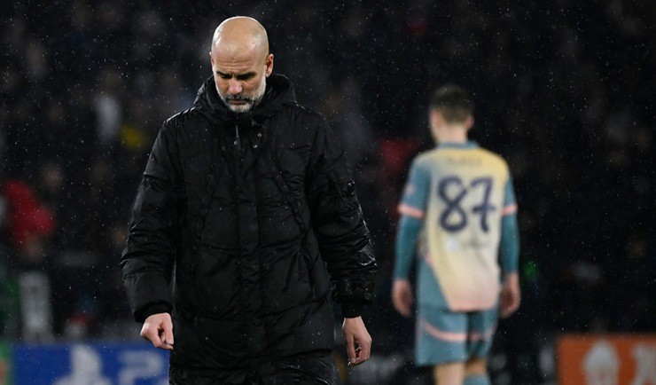 Pep Guardiola giữa cơn khủng hoảng: Thà bỏ vợ, chứ không bỏ bóng đá! - 1