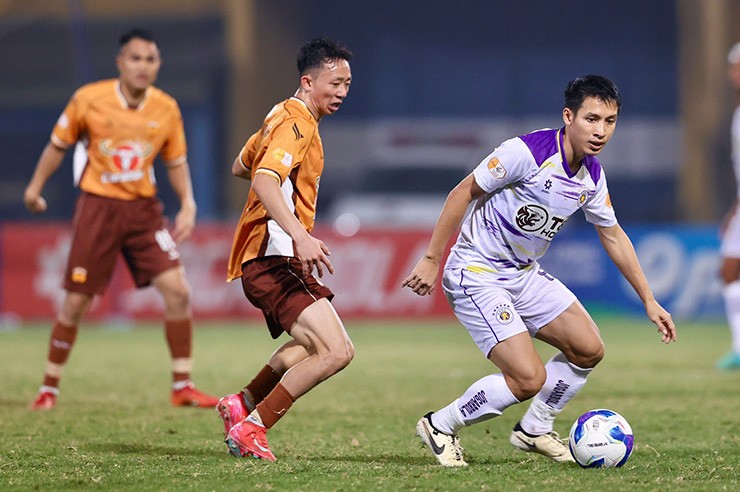 HLV HAGL: “Nằm sân là bình thường, CLB Hà Nội chơi thiếu fair-play như Thái Lan” - 1