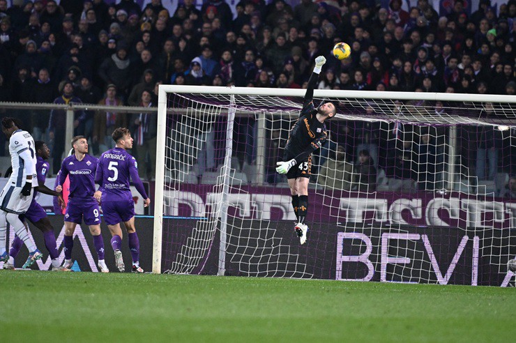 De Gea 7 trận giữ sạch lưới ở Serie A, giúp Fiorentina đua vé dự Cúp C1 - 1