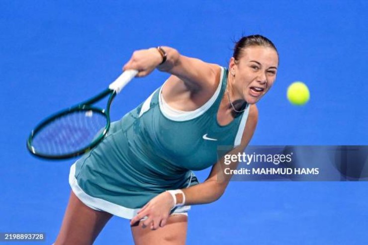 Mỹ nhân từng bỏ tennis vì "vòng 1 quá khổ", rũ bùn đứng dậy sáng lòa - 1