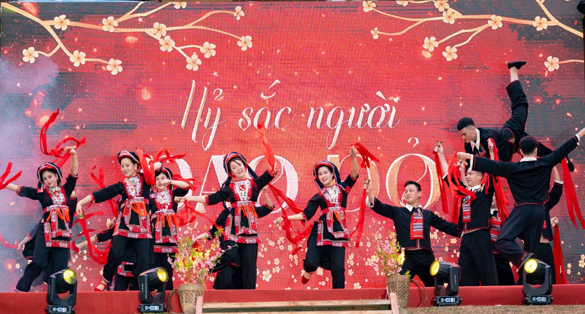 Dàn hoa hậu tham gia show “Hỷ Sắc Lạc Hồng” - Hà Giang - 4