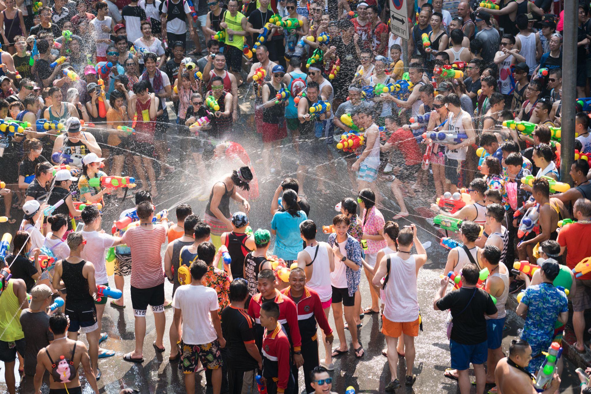 Lễ hội Songkran Festival tại Thái Lan - Trải nghiệm ngày Tết cổ truyền tại Thái Lan - 2