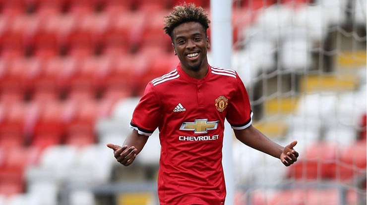 Tin mới nhất bóng đá tối 2/3: MU cân nhắc đưa Angel Gomes trở lại - 1