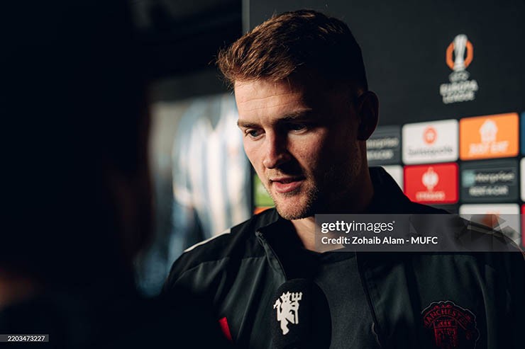 HLV Amorim mơ vô địch Europa League, quyết không thay đổi hệ thống 3-4-3 - 2