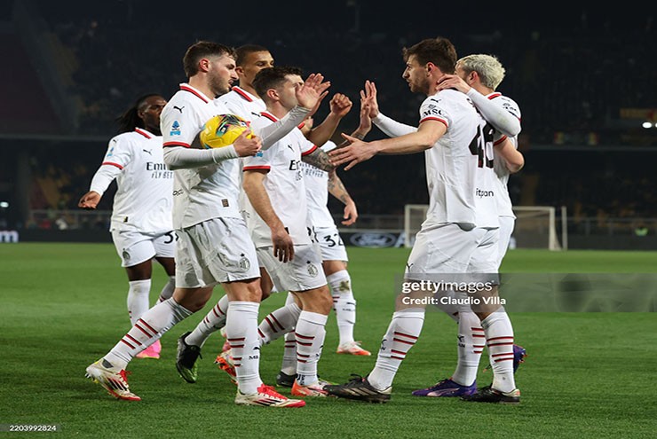 Rực lửa vòng 28 Serie A: Thành Milan "rủ nhau" thắng ngược dòng kịch tính - 1