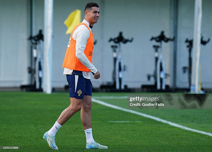 Ronaldo rạng rỡ tập cùng Bồ Đào Nha, quyết thắng Hojlund - Đan Mạch - 6