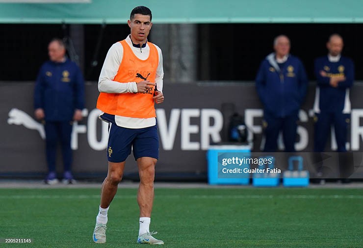 Ronaldo rạng rỡ tập cùng Bồ Đào Nha, quyết thắng Hojlund - Đan Mạch - 8