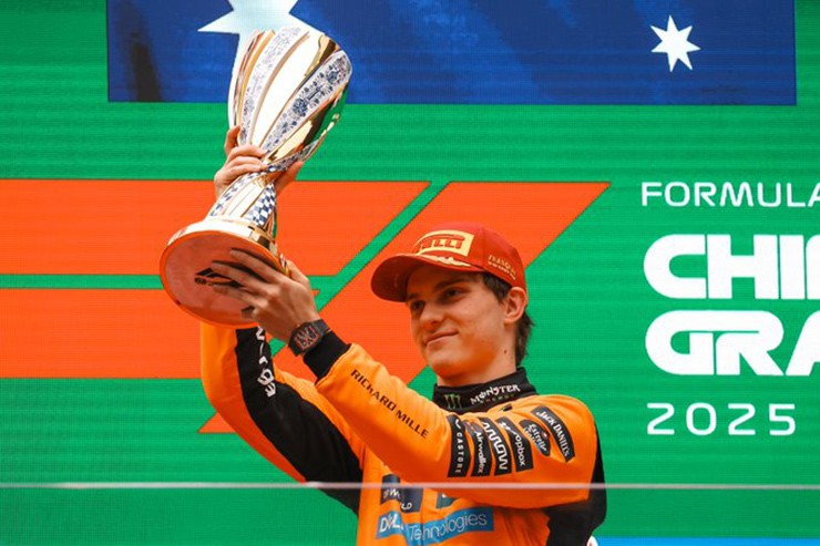 Đua xe F1, thống kê Chinese GP: McLaren lập &#39;cú đúp&#39;, Ferrari hưởng niềm vui "ngắn chẳng tày gang" - 1