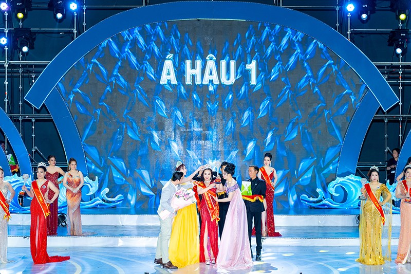 Á hậu 1 Hoa hậu Doanh nhân Tài sắc Việt Nam 2025 – Hành trình đầy cảm hứng của Phan Thị Hương - 1