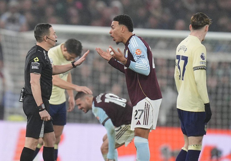 Nóng bảng xếp hạng Ngoại hạng Anh: Aston Villa sảy chân, Arsenal hưởng lợi đua vô địch - 1