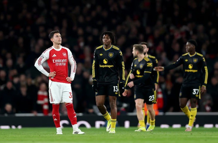 Arsenal thua đau MU: Đòn giáng mạnh vào tham vọng vô địch Ngoại hạng Anh - 3