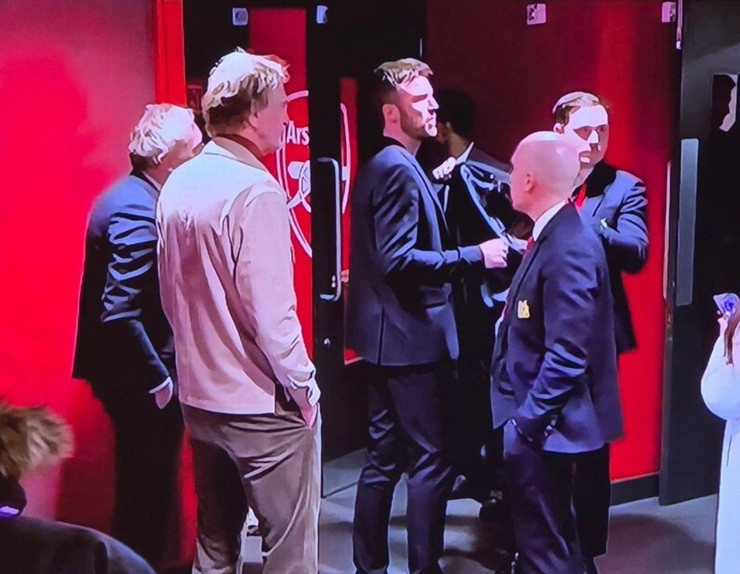 Carrick được triệu tập gặp tỷ phú Jim Ratcliffe sau trận MU thắng Arsenal - 1