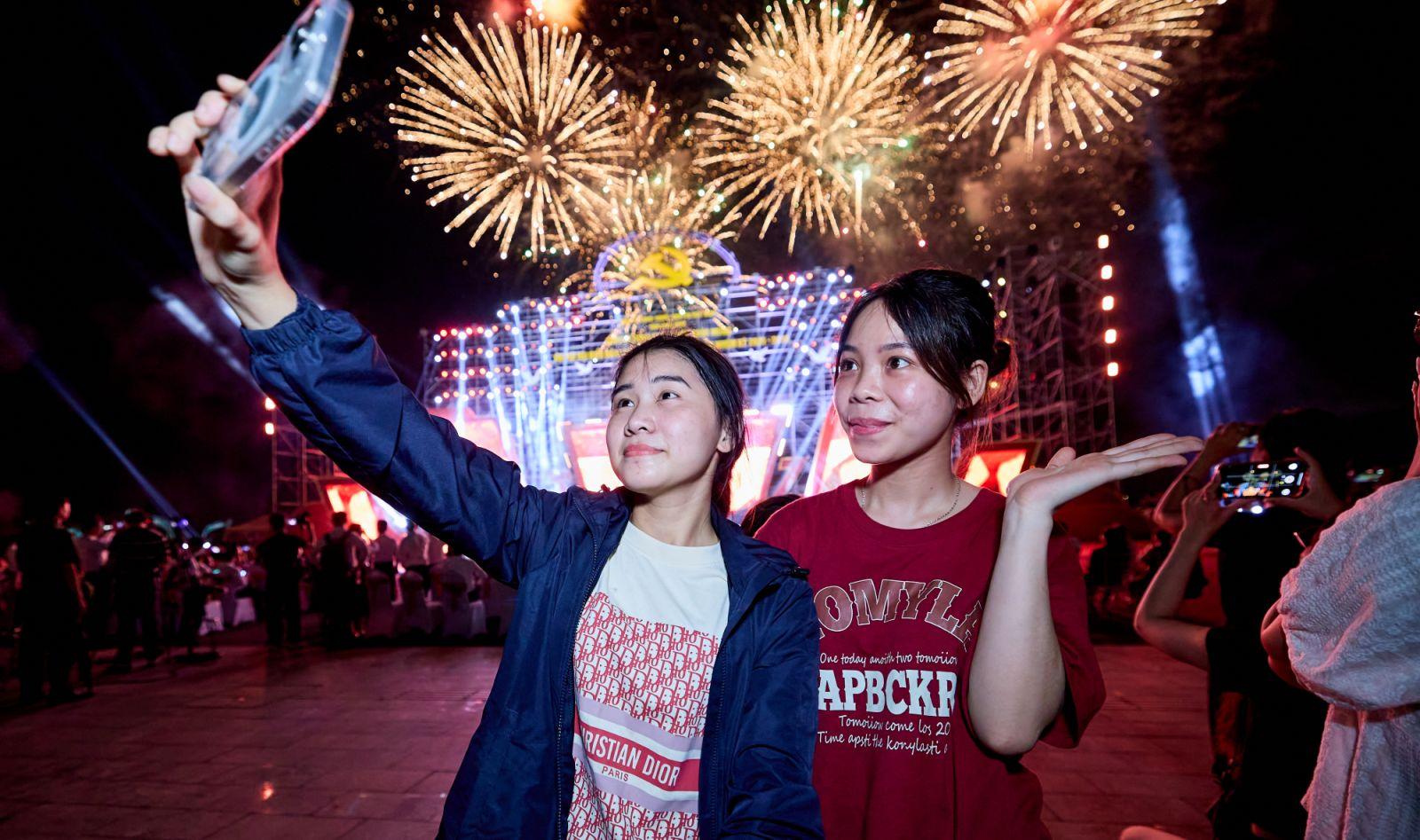 Sun Group tài trợ Hà Nam (Ninh Bình) bắn pháo hoa chào đón năm mới 2026 - 2