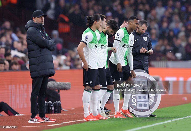 HLV Klopp xác nhận trở lại Liverpool, bỏ ngỏ khả năng ngồi ghế nóng thay Slot - 1