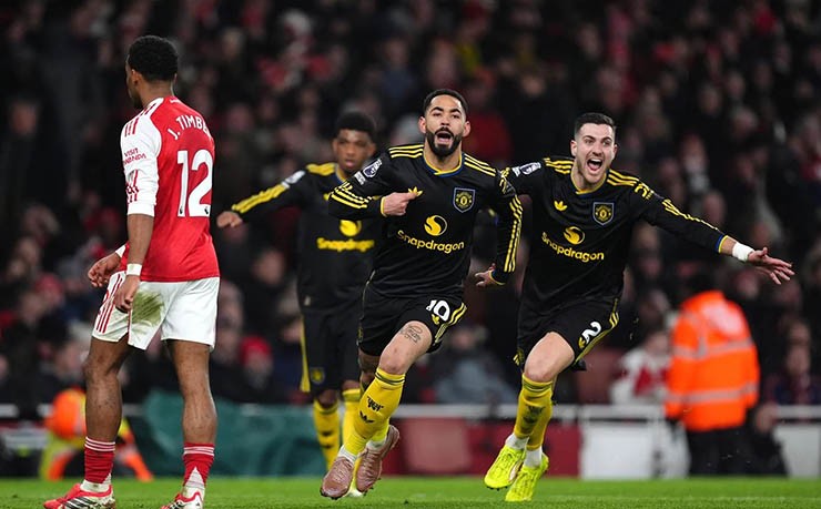 MU ôm mộng đua vô địch Ngoại hạng Anh: Đũa thần của Carrick đưa "Quỷ đỏ" đến đâu? - 2