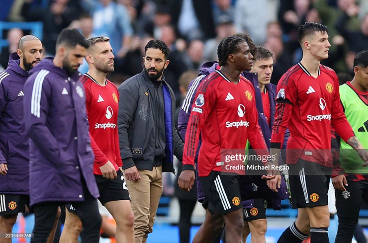 MU thăng hoa: Carrick điềm tĩnh như vàng, đưa "Quỷ đỏ" bước qua khủng hoảng - 3