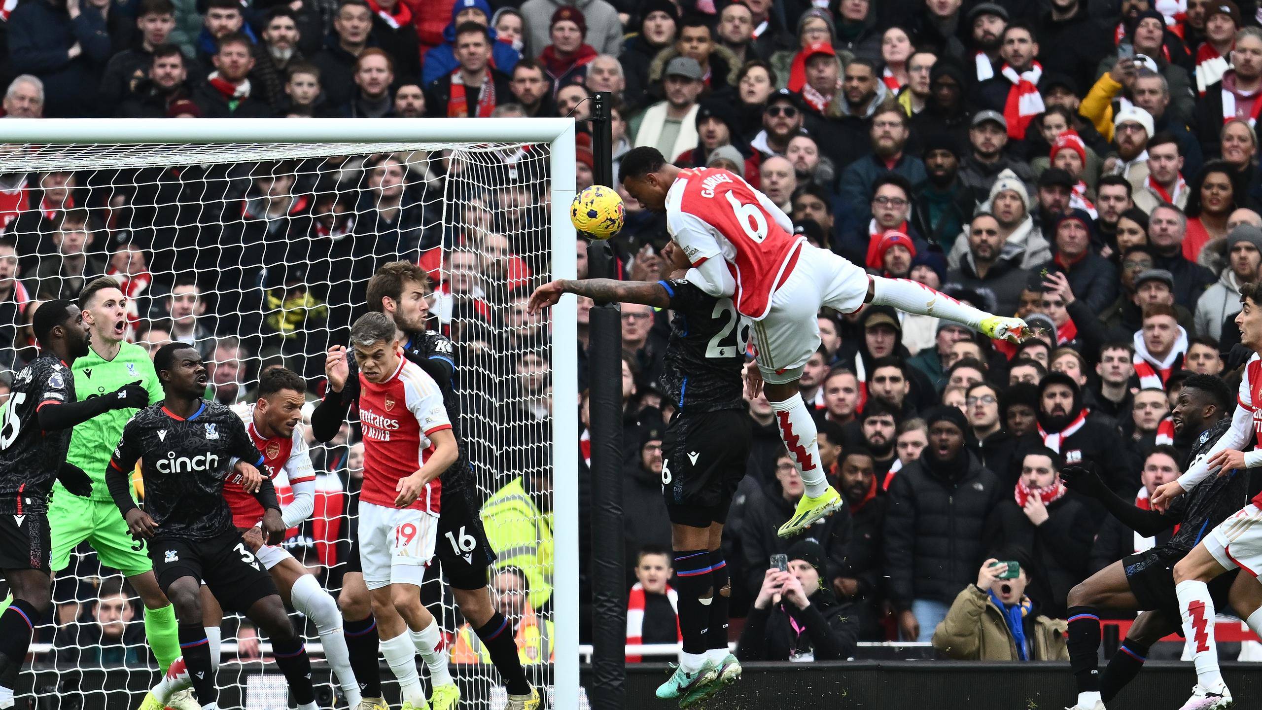 Tuyệt chiêu cố định của Arsenal gây hại cho Ngoại hạng Anh như thế nào? - 3