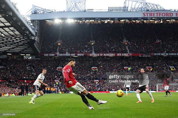 Giải mã bí mật khoa học phía sau cú sút “nổ như bom” của Matheus Cunha - 3