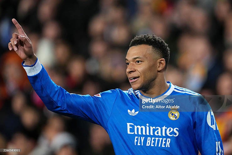 Gạt Vinicius & Bellingham, Real Madrid muốn xây Mbappe thành biểu tượng như Ronaldo - 1