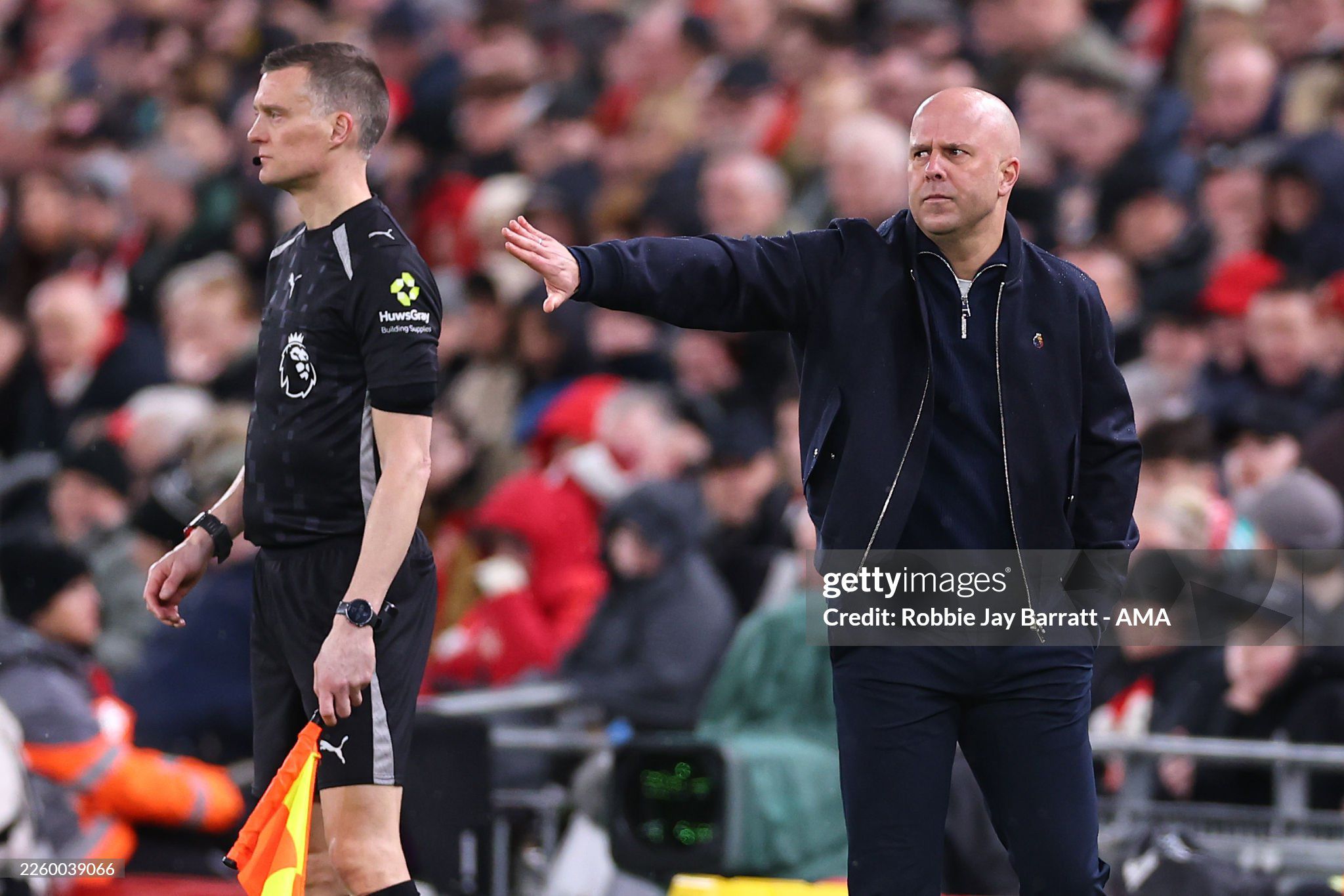 HLV Slot nổi giận khi Liverpool thua đau Man City, tố trọng tài Anh "tiêu chuẩn kép" - 2