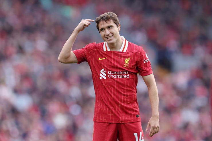 Tin mới nhất bóng đá tối 10/2: Huyền thoại MU phải ngồi xe lăn, nhập viện thường xuyên - 3