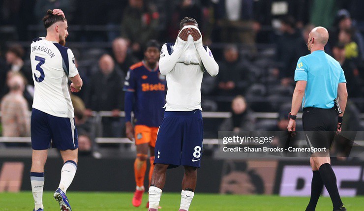 Nóng bảng xếp hạng Ngoại hạng Anh: MU giữ vững top 4, Tottenham trên bờ vực nguy hiểm - 2