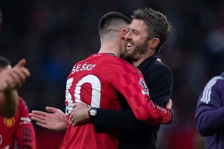 Sesko hồi sinh: "Quân bài tẩy" của Carrick, MU hái quả ngọt - 2