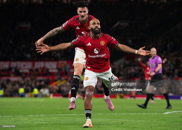 Tin mới nhất bóng đá sáng 14/2: Carrick hết lời ca ngợi 4 sao MU - 1