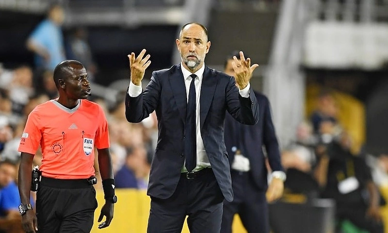 Tottenham bất ngờ nhắm Carrick, MU “quay xe” tính trao hợp đồng chính thức - 2