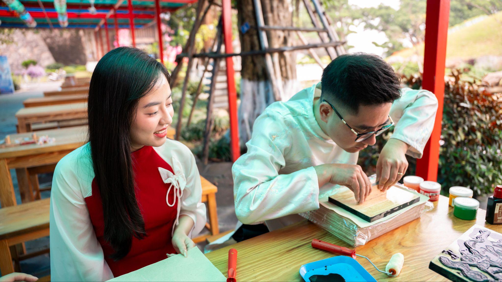 Du khách đổ về Sun World Ha Long ​check-in linh vật ngựa, nghe Xẩm Xuân, chơi cá ngựa khổng lồ ngày đầu năm - 5