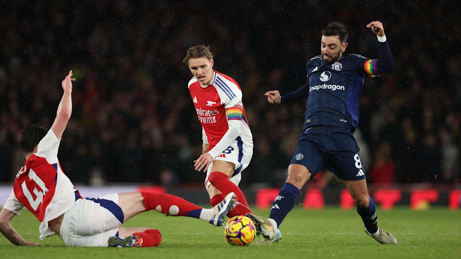 MU 18 lần cột/xà đen đủi nhất Ngoại hạng Anh, mất 10 điểm quý giá - 1