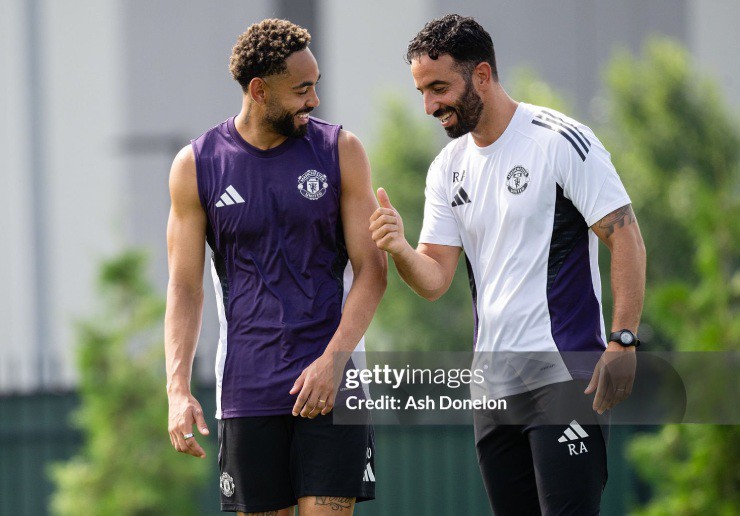 Tin mới nhất bóng đá sáng 21/2: Sao MU bất ngờ ca ngợi Amorim - 1