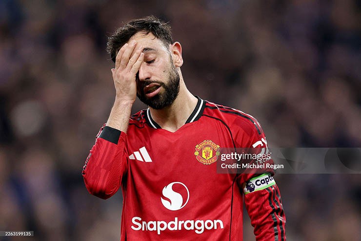 MU vất vả thắng Everton: Sesko sắm vai người hùng, Fernandes bất ngờ tệ nhất - 2