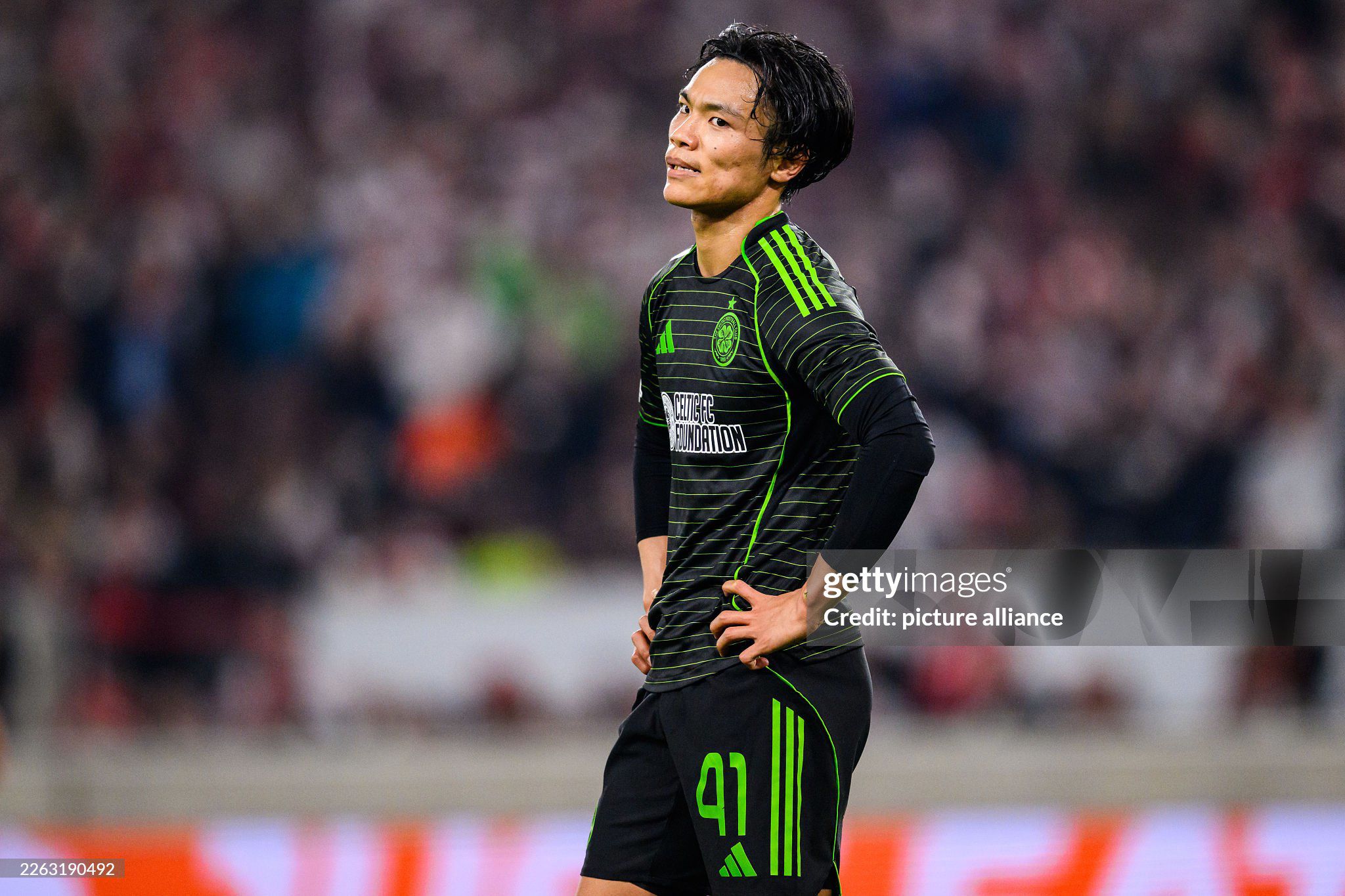 8 anh hào giành vé dự vòng 1/8 Europa League: Nottingham vất vả, Giroud giúp Lille có vé - 1